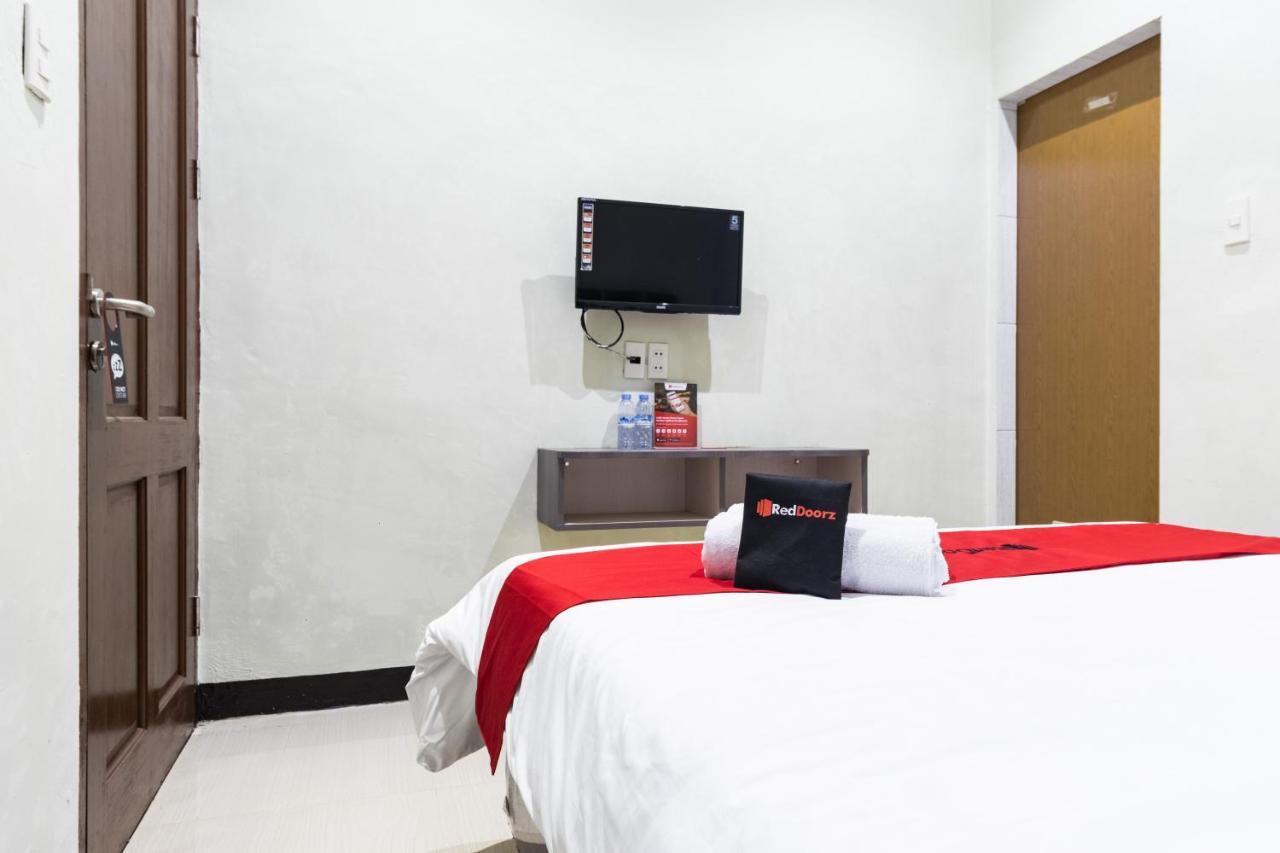 Reddoorz Near Medan Amplas Deli Tua Exterior photo